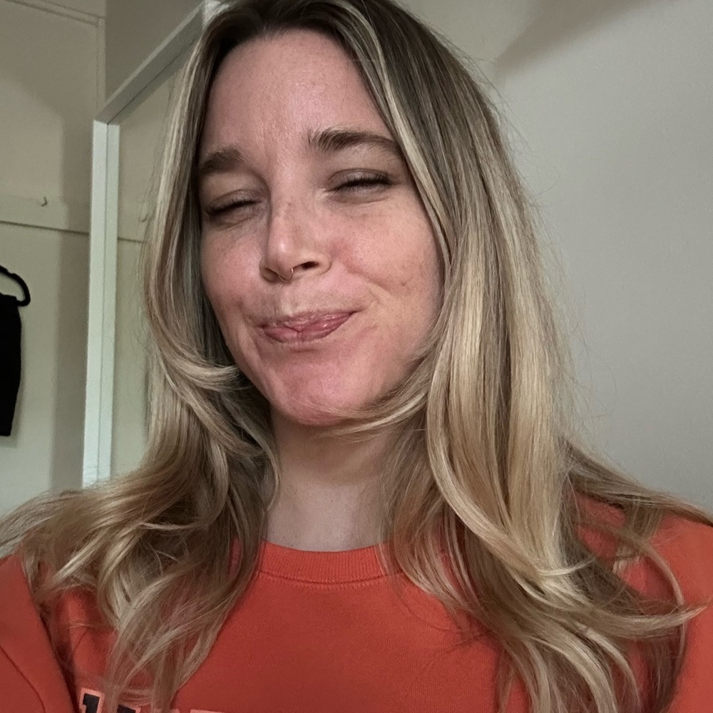 Meet your Posher, Carla